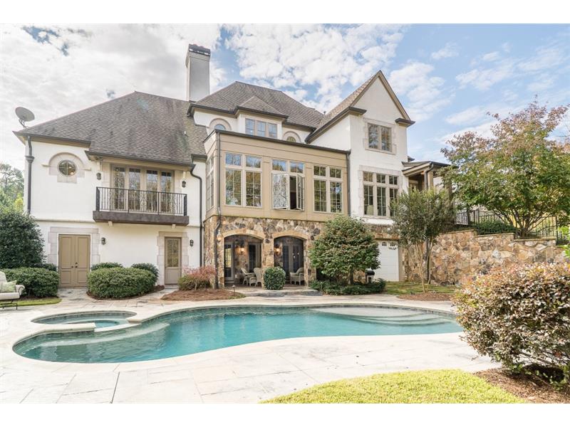 merrickdamon's tweet photo. Architectural design and details welcome modern living and elegant  entertaining.  Chefs kitchen, great  room, family craft and spectacular sunroom overlook backyard with pool,  spa, and outdoor living room.#MerrickKnows #MerrickDamon https://t.co/mqSurJ9TNq https://t.co/2A9uQztdu2