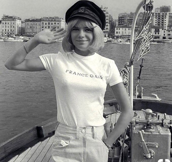 Bon voyage au paradis blanc, la plus belle des poupées à quitté la France. 😢♥️ #francegall