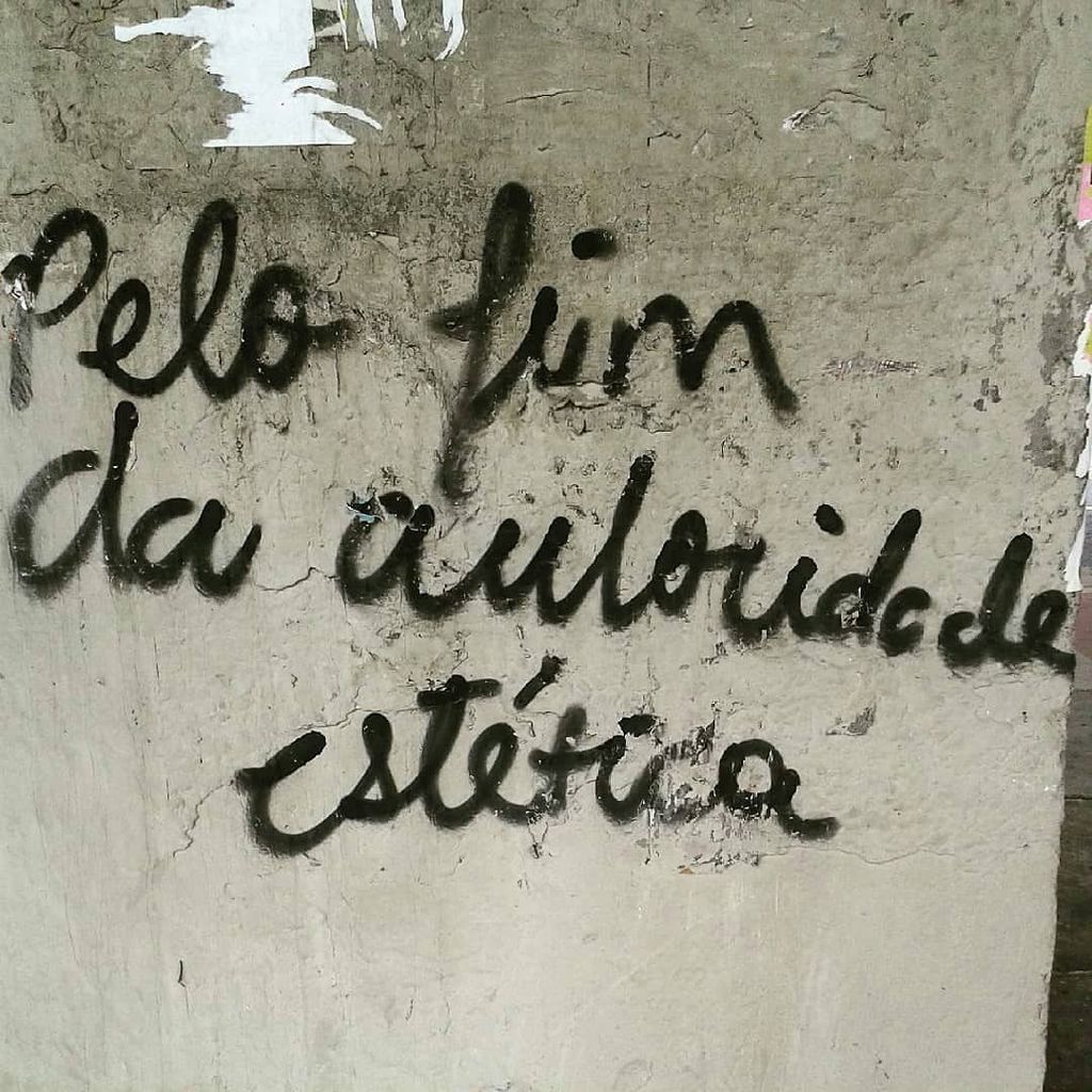 olheosmuros's tweet photo. São Paulo, SP.
Foto enviada por @de.mmantunes 
#ironic #cidadelinda #sp #splovers #011 #spwalk #saopaulocity #cidadecinza_sp #centrosp #prefake #olheosmuros #pixo #filosofiaderua #outrasestéticas https://t.co/V3lPtBSjPn https://t.co/fCDBIsG8on