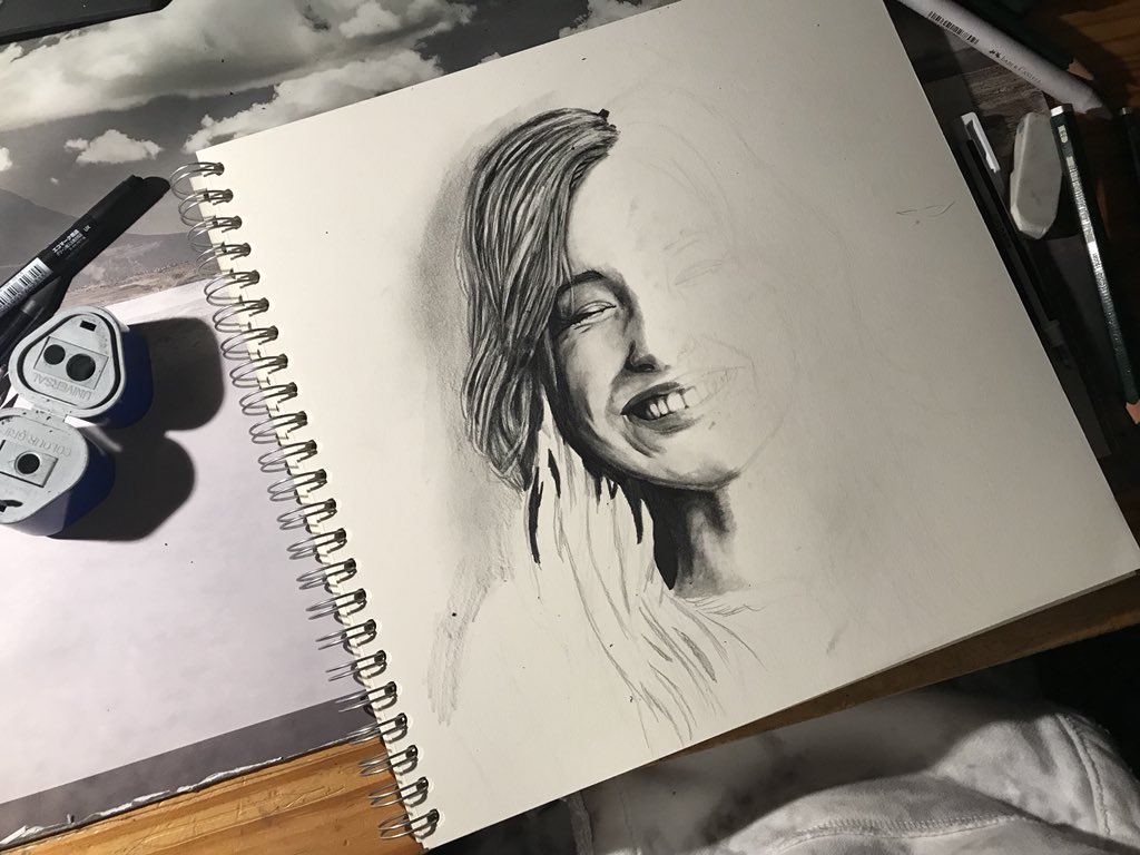 lukaslu200's tweet photo. @MissesVlog Haha 😂 zeichne dich grade :) hoffentlich wird es noch fertig @MissesVlog 
Folge mir auch auf Instagram um nichts zu verpassen: lukas.l_                                         #youtube #art #Sketch https://t.co/9A3VgCXmkB