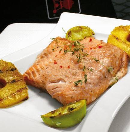 Akşam yemeğine leziz bir somon yapmaya ne dersiniz? 
bit.ly/2y8VJ7u
#weberforlife #barbekü #mangal #lezzet #somon #somontarifi #tarif