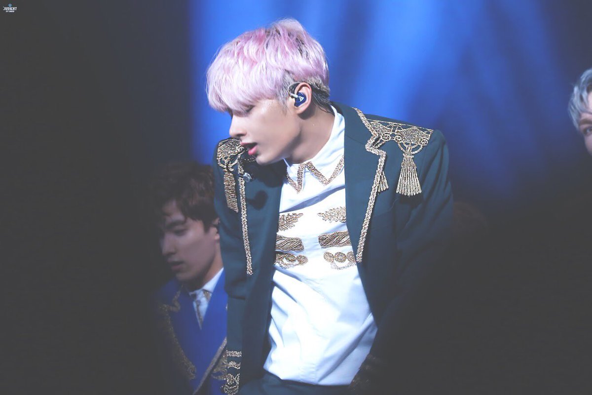 171001 Diamond Ege Taipei 

#文俊辉 #문준휘 #준 #JUN #세븐틴 #SEVENTEEN <a href="/pledis_17/">세븐틴(SEVENTEEN)</a>