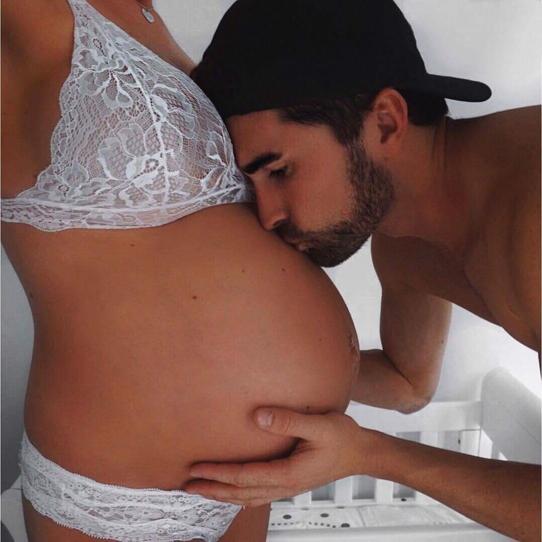 alexiarlts's tweet photo. Sinto falta desse barrigão 😍 https://t.co/9ksWWI885e