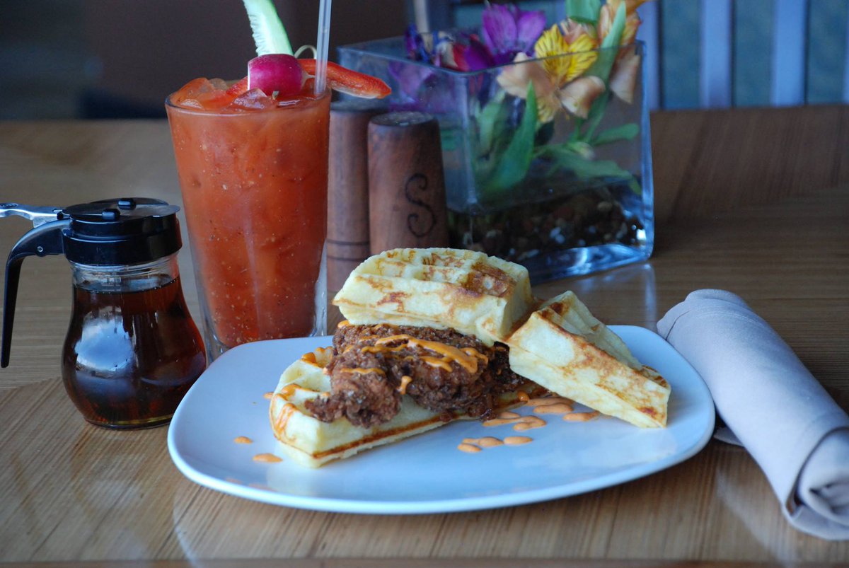 Sunday Funday Brunch! Join us for this beautiful rainy day. Coffee from <a href="/bliproasters/">Blip Roasters</a> For your bloody's upgrade to one our local liquors @JRiegerCo <a href="/toms_town/">Tom's Town</a> <a href="/UHDistillingCo/">UnionHorseDistilling</a> @ <a href="/DTLivingKC/">Downtown Living KC</a> <a href="/dnakcmo/">KC Downtown Neighborhood Association</a> #eatlocalkc #kcdowntown #Foodies <a href="/WalnutTower_KC/">Walnut Tower</a> <a href="/kcstreetcar/">KC Streetcar 🚊💙</a> @KCOriginals @KCMO