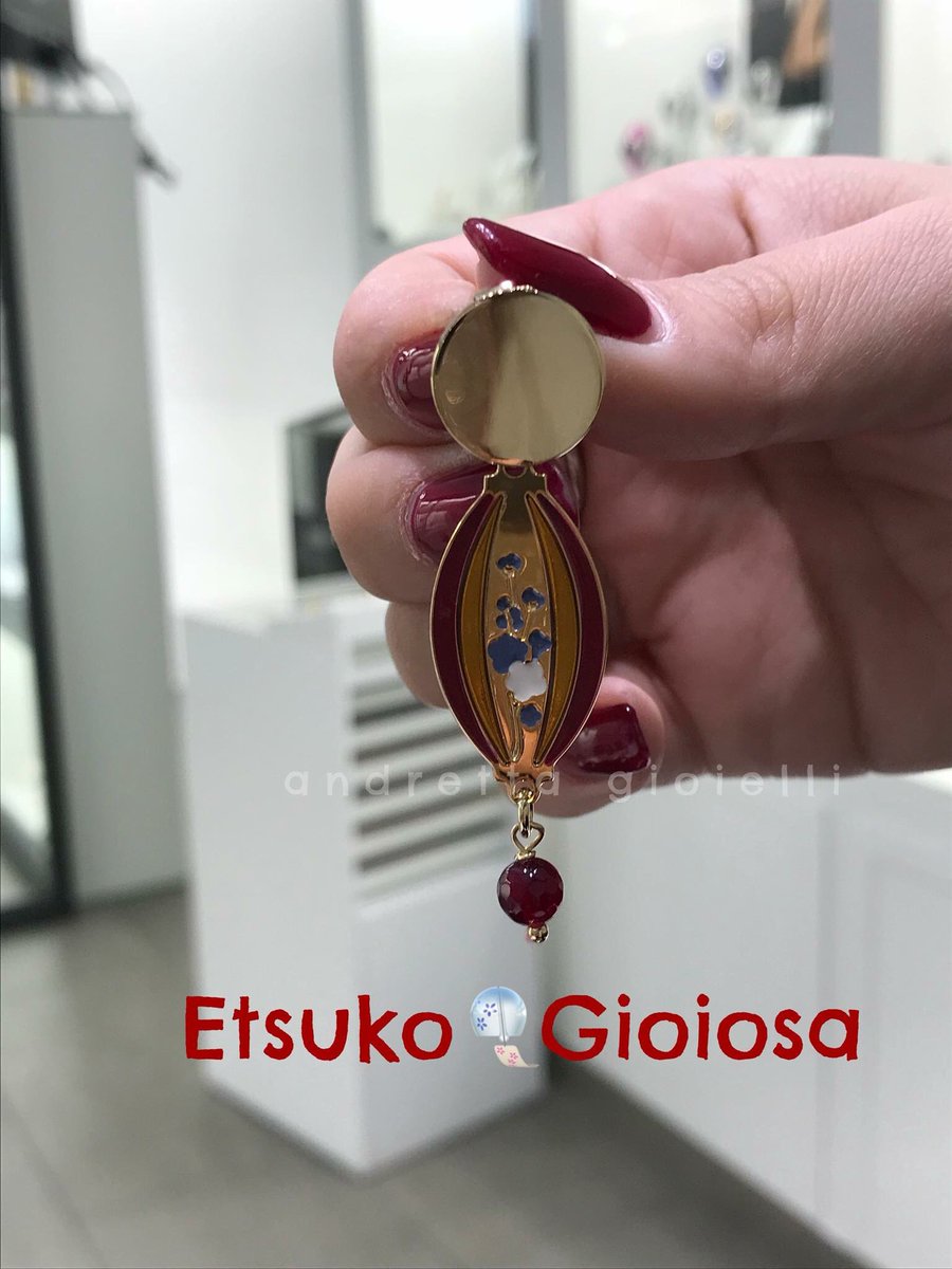 piccoloistrione's tweet photo. In #Arezzo #tuscany @nuagetoiles e le nuovissime #lanterne by K.koro #collection.. Vi aspettiamo a @homimilano #Buonanotte #7gennaio #jewels #madeinitaly #fashion #mood #style #ss2018 #HomiMilano #jewelry #bijoux #accessori #moda #produttori https://t.co/chc1is3T0P