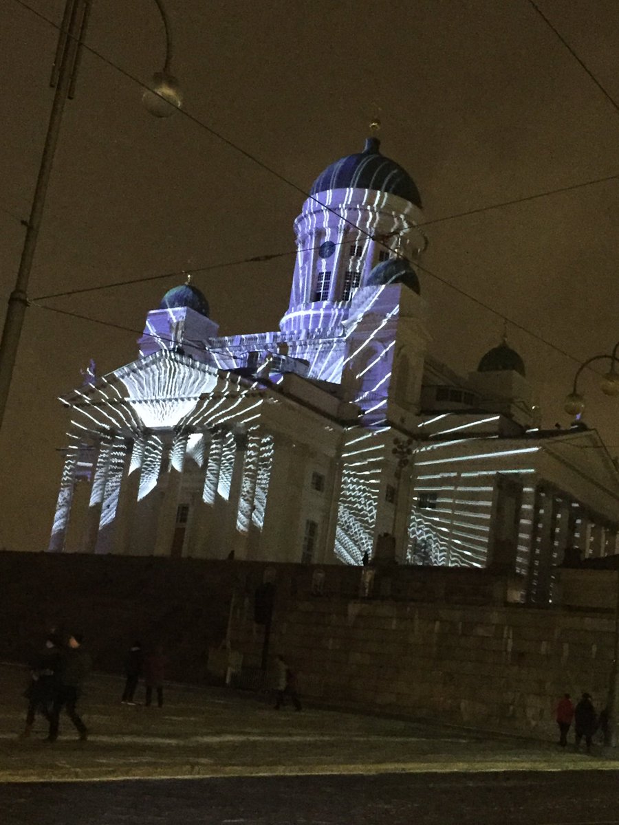 Lux Helsinki, kunnon valohoitoa. Suosittelen! #LuxHelsinki2018