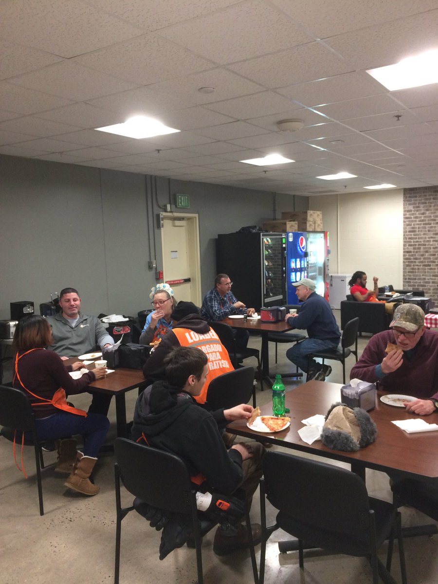RStriffolino's tweet photo. Enjoying dinner with some awesome associates here in 907. Thank you for all you do everyday!!!@jenfullerHD @nyyroro @StevenStokhamer @CoreyLiliston https://t.co/5ZPMSz71B8