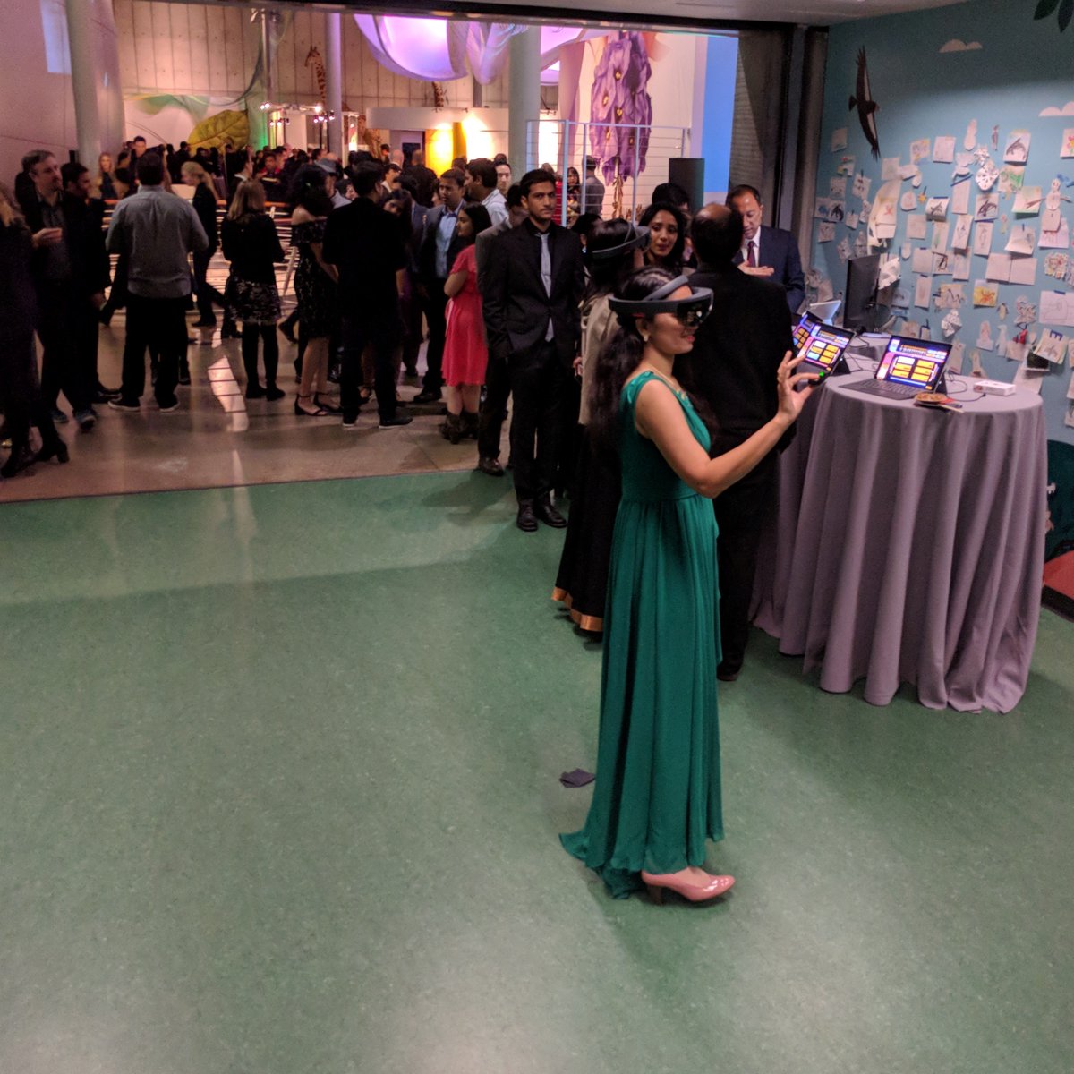 rob_burke's tweet photo. Great evening demoing Star Trek and Chill at the California Academy of Sciences @MicrosoftSV #HoloLens #StarTrek #StarTrekAndChill #MicrosoftLife https://t.co/VrMK4B40Pl https://t.co/cduqlLIJeC