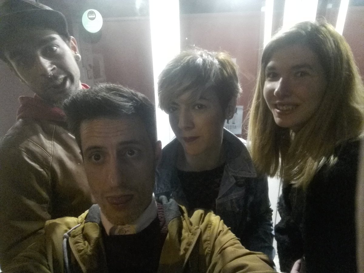 Unnival's tweet photo. Apunto para un nuevo #RoomEscape en #cubick "La entrevista" https://t.co/D8JbrxuXRa