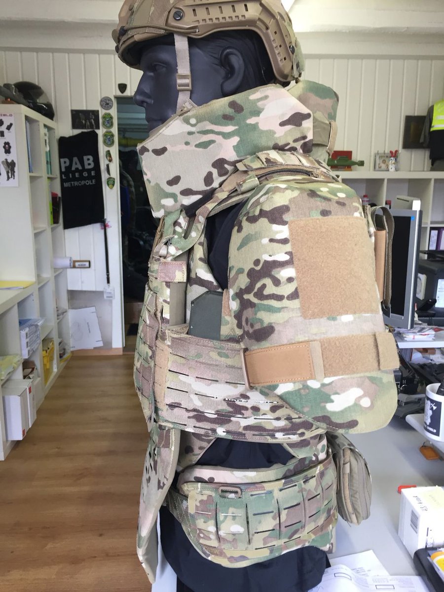 USH_Worldwide's tweet photo. USH PERIPHERICAL KIT
Here are the pics of the original proto model. Since then, we have improved it a lot!!
Soft & Hard in front/back, neck, groin, belt, biceps
#universalshield #ballistic #ballisticshields #USH #Peripherical #pewpewlife #pewpewpew #tactical #tacticalshield https://t.co/NkluWCTbio