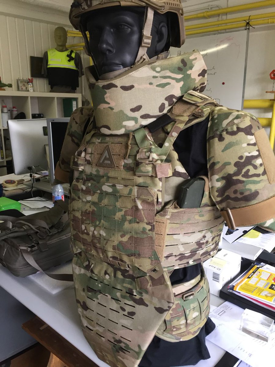 USH_Worldwide's tweet photo. USH PERIPHERICAL KIT
Here are the pics of the original proto model. Since then, we have improved it a lot!!
Soft & Hard in front/back, neck, groin, belt, biceps
#universalshield #ballistic #ballisticshields #USH #Peripherical #pewpewlife #pewpewpew #tactical #tacticalshield https://t.co/NkluWCTbio