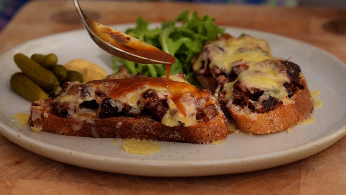 huwsthedaddy's tweet photo. This weeks stunning recipe #smokedoxtail #cheeseontoast watch it on https://t.co/v5CsVquuVy #kitchendaddy https://t.co/sDmwew6gSz