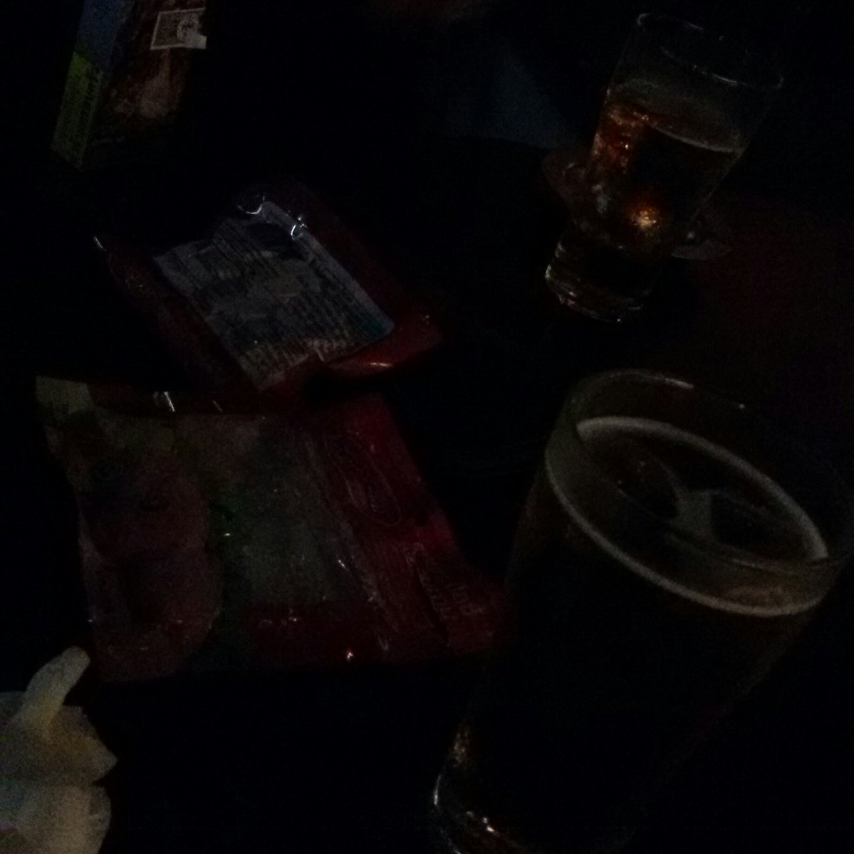 urcomfortzonex's tweet photo. Fuck love i have beer https://t.co/ZlkaEcYevn
