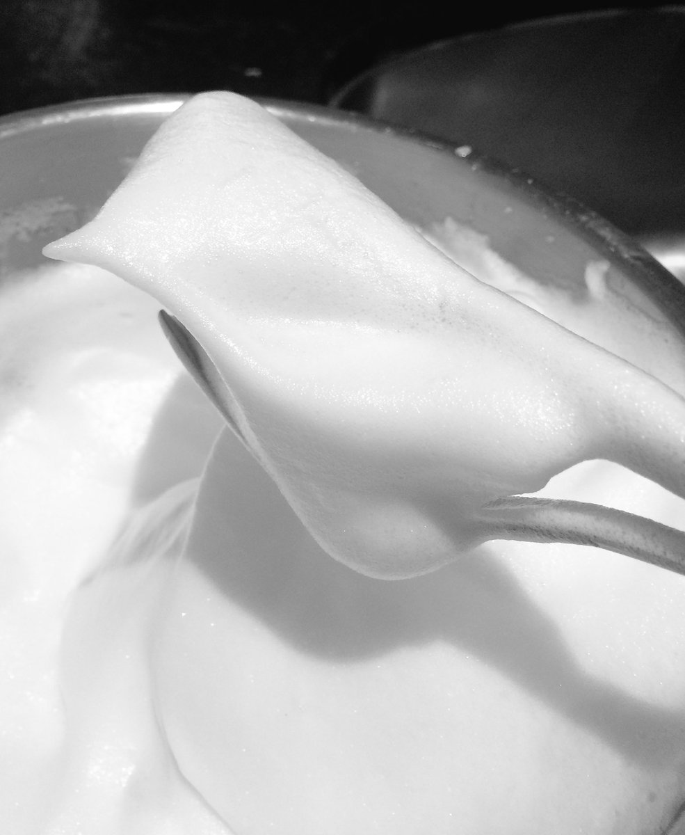 ChefAlex's tweet photo. Pro tip: when whipping egg whites and you can't find a whisk, holding 2 forks together works just as well. #WaffleHacks https://t.co/l2UGGLGztL