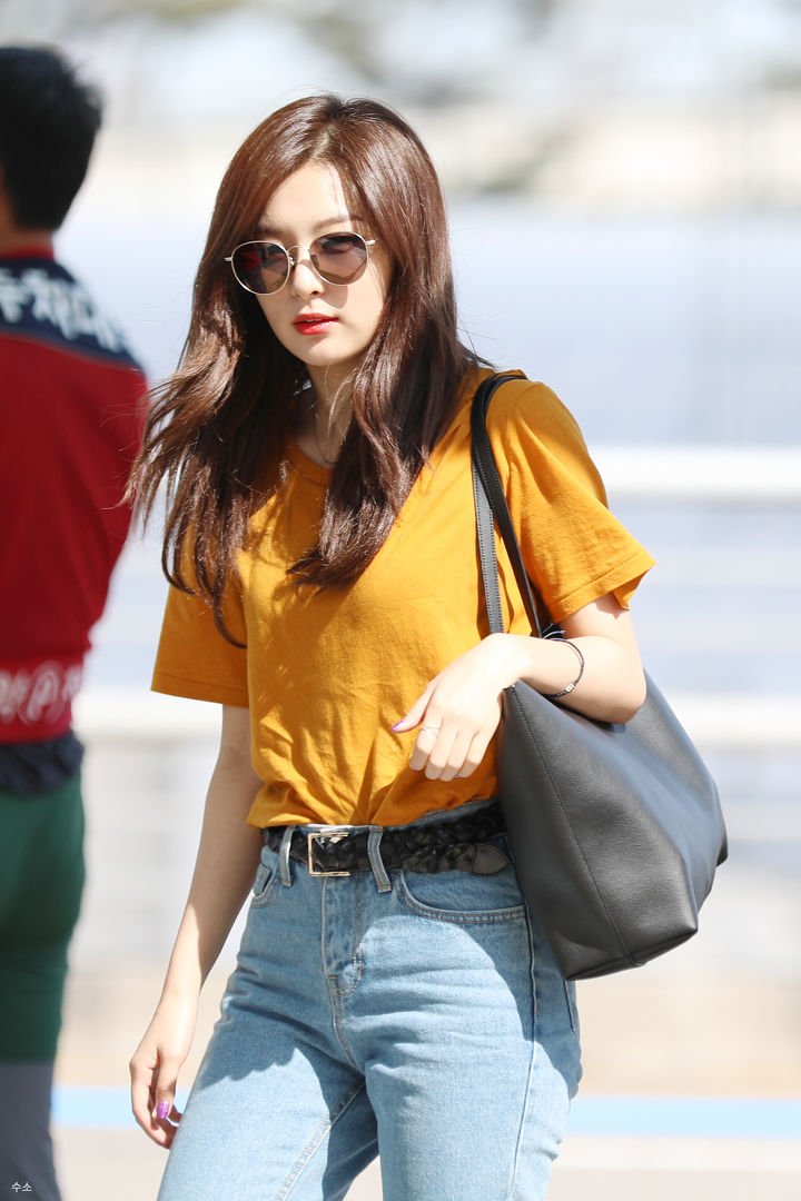 KSGUpdates's tweet photo. ☀️ seulgi in yellow ☀️ https://t.co/NbAGzbT0qP