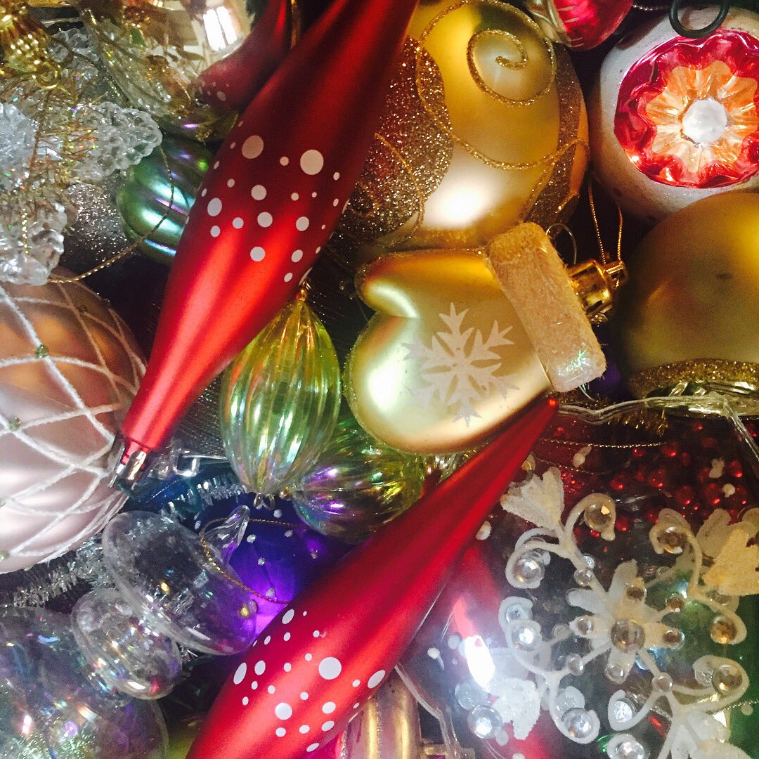 guerranticri's tweet photo. Bye bye Christmas holidays...#christmastime #palledinatale #colours https://t.co/kjd4AGyY01