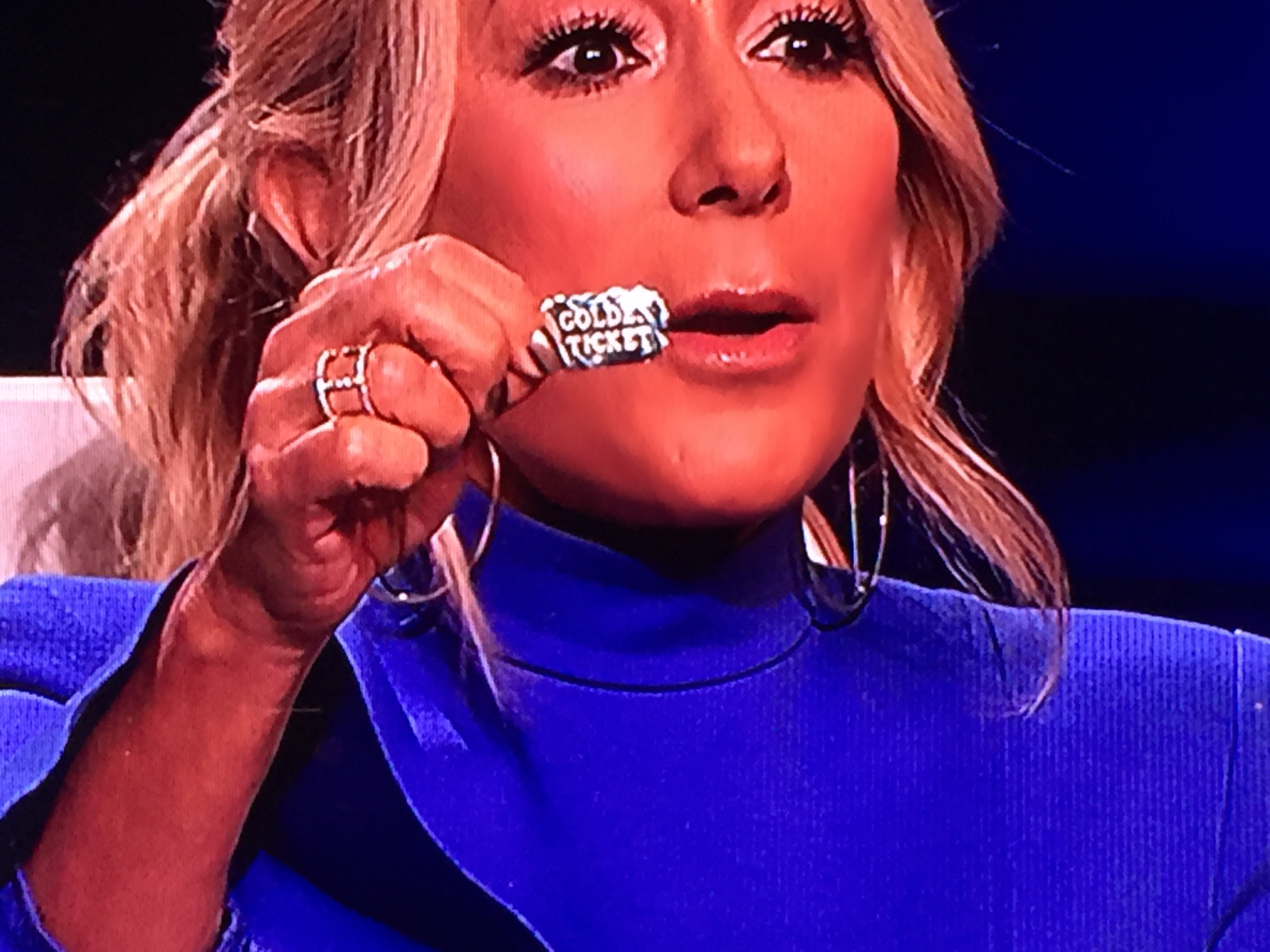 Lori Greiner On Twitter 1 Lucky Person A Year Gets My Golden Ticket See Who Gets It Tonight On An All New Sharktank 9 8c On Abc Abcsharktank Https T Co Qj8id5bzom Twitter