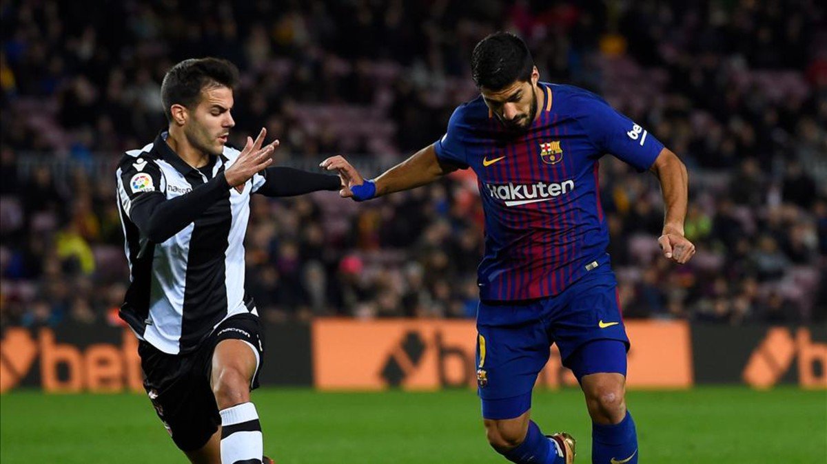 #LaLiga | LA CLASIFICACIÓN:
¿Hace frío en tu ciudad? ¡Pues imagínate a 17 puntos menos! bit.ly/2CD1mZD