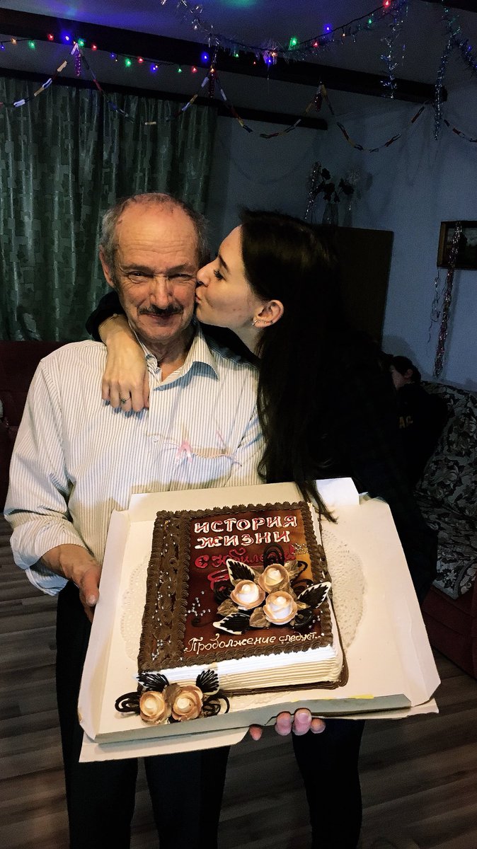 KatlyarVika's tweet photo. Место, где я счастлива сделал он своими руками. Ему 70, а амбиций и идей ещё на полвека вперёд. 
Настоящее счастье танцевать с ним по утрам. 
Обожаю и восхищаюсь! https://t.co/5iPEcsNuyp