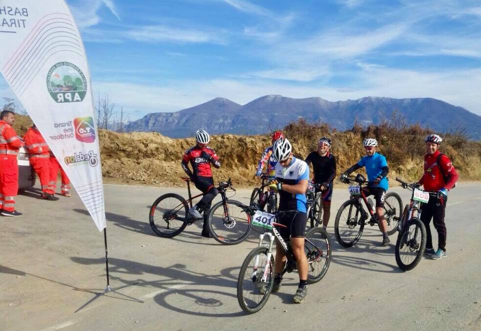 aprtirana's tweet photo. Nisim vitin me aktivitete rekreative! Pedalojmë 🚵♂️🚵🏻♀️ Shtegun e Gjelbër, Sauk-Lapidari-Petrelë-Mullet e kthim në qendër! 63 km - mbi 100 çiklistë !🚴♀️🏆🥇#TiranaImeOutdoor #Pedalon #BCT #EDS #APR #VitiBiçikletave #ShteguGjelbër #PilotAl #QVEC https://t.co/Rjnx3hKwNt