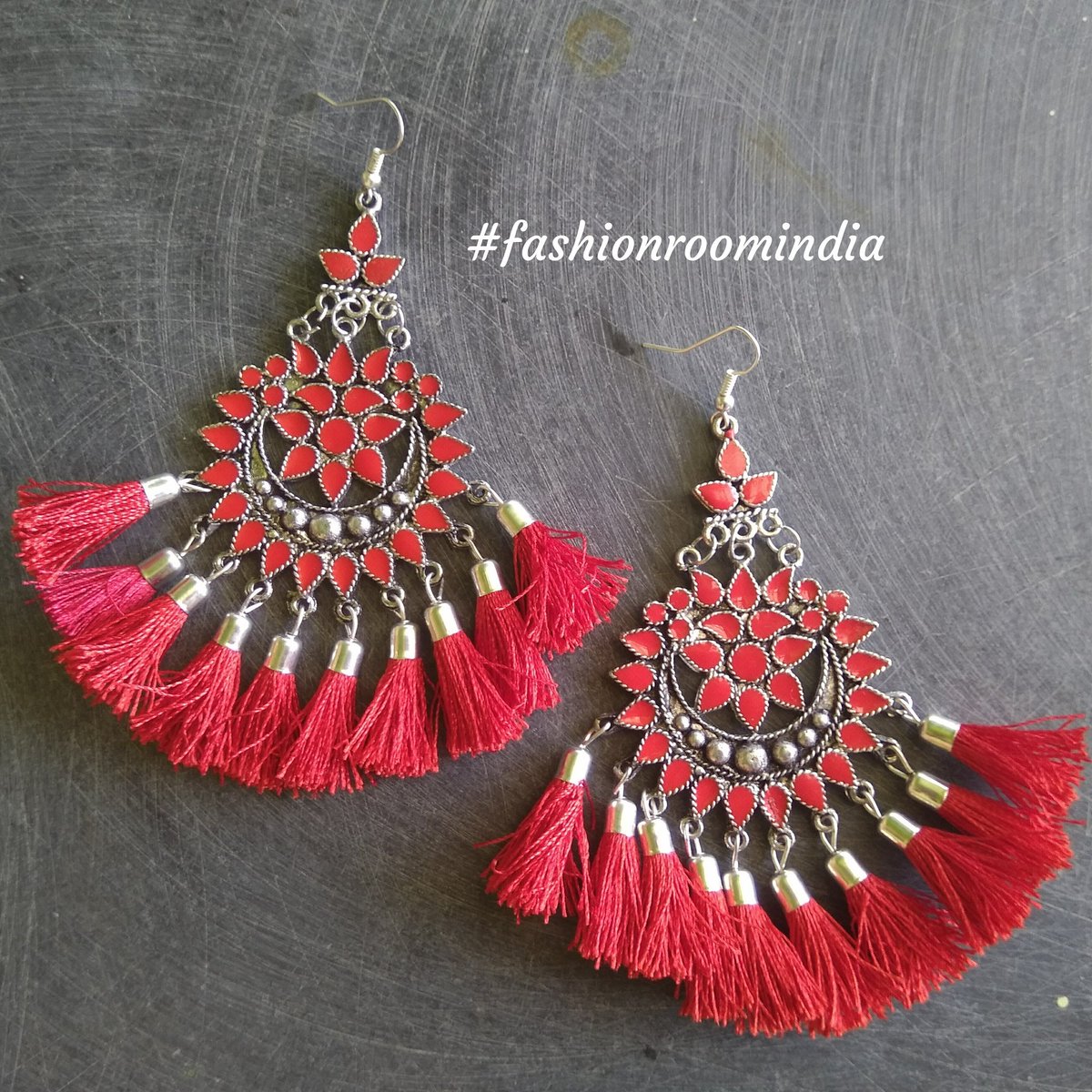 Afghan Tassel earrings 😍
Grab these beauties and slay your day✌️😍
DM for orders ✌️
#fashionroomindia #accessories #forher #jewelry #earrings #tassel #tassellove #tasselearrings #colourpop #red #redtassel #festiveseason #festivecollection #indianwear #indianstyle #trending