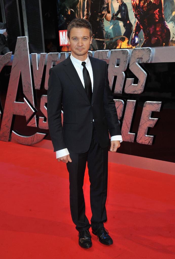 Happy Birthday ! What is your favourite movie role by Jeremy Renner? 
