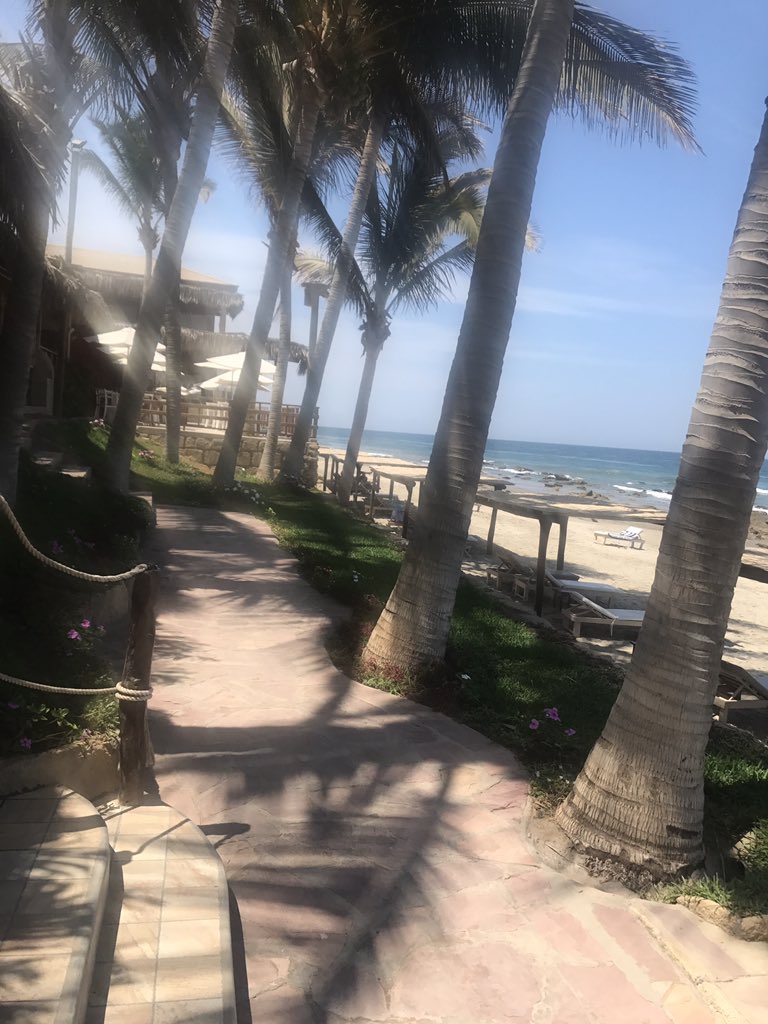 ChixClarke's tweet photo. Mancora in Piura, Peru... a great way to relax by the beach. https://t.co/I6ZYZ7exC2