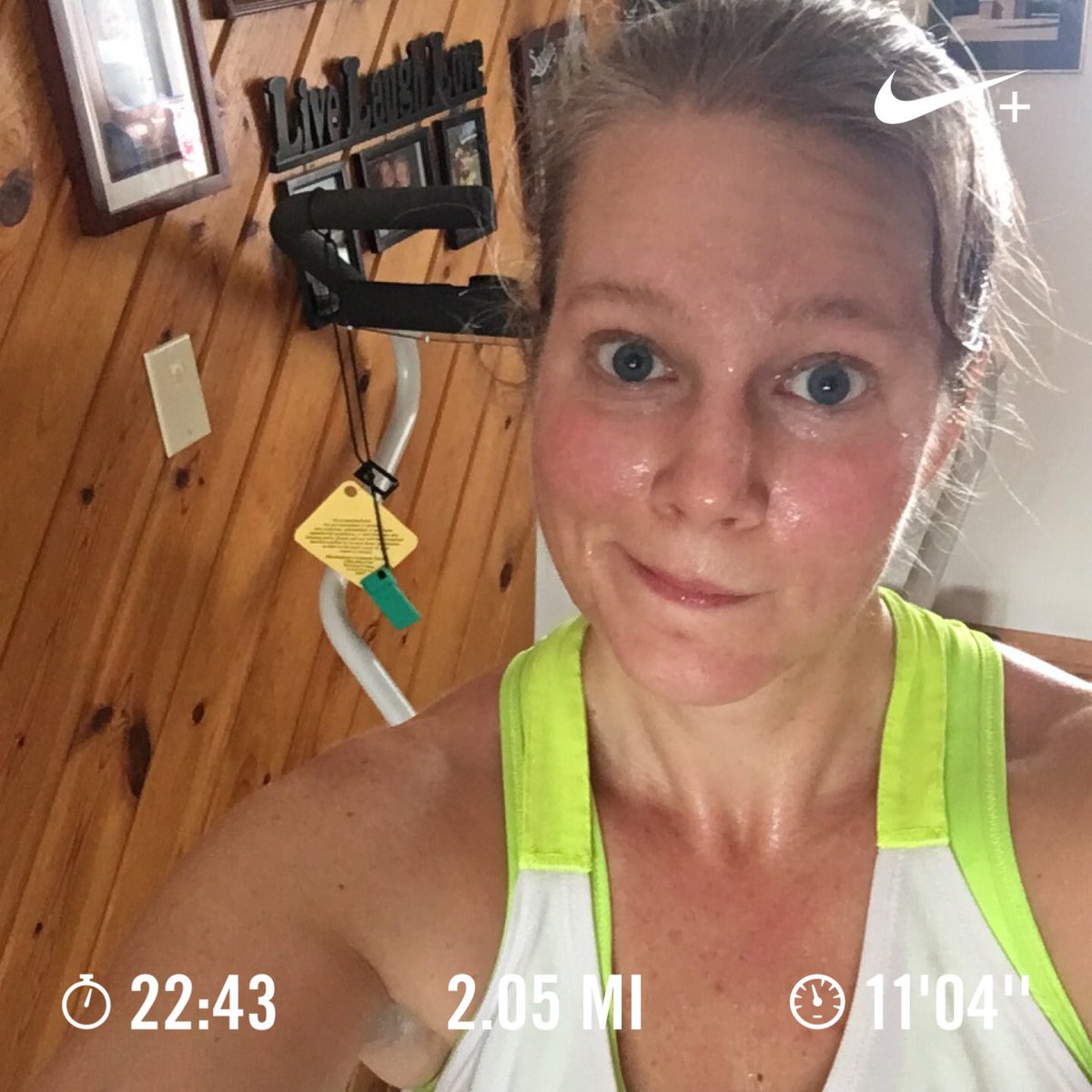 amber_jwatson's tweet photo. Still working out the kinks in my used treadmill, #yougetwhatyoupayfor https://t.co/O2nyYaq6b9