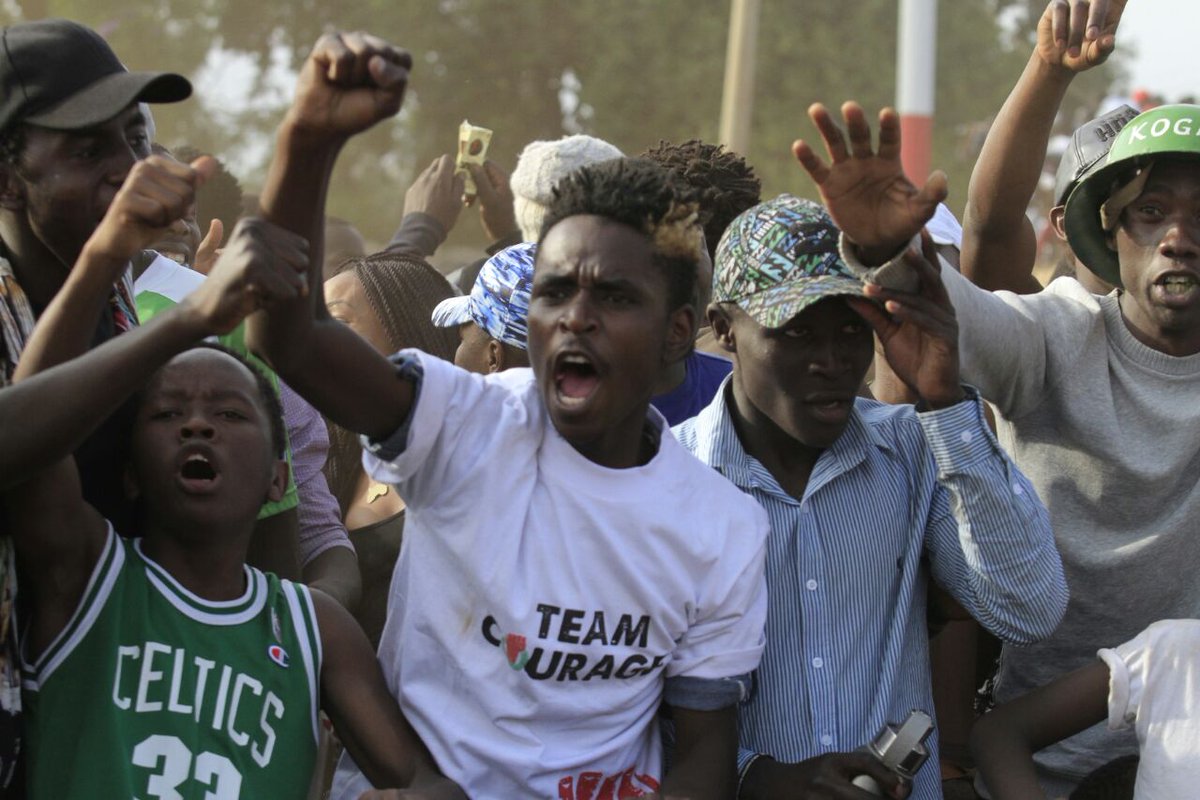 BorHarry's tweet photo. While today @bonifacemwangi  presented the Arnold Origi award, showbiz MP @RealJaguarKenya came after the trophy was presented.  Boniface Mwangi supported the tournament by providing water for the teams,ground Staff and fans https://t.co/VRm6UgTRck