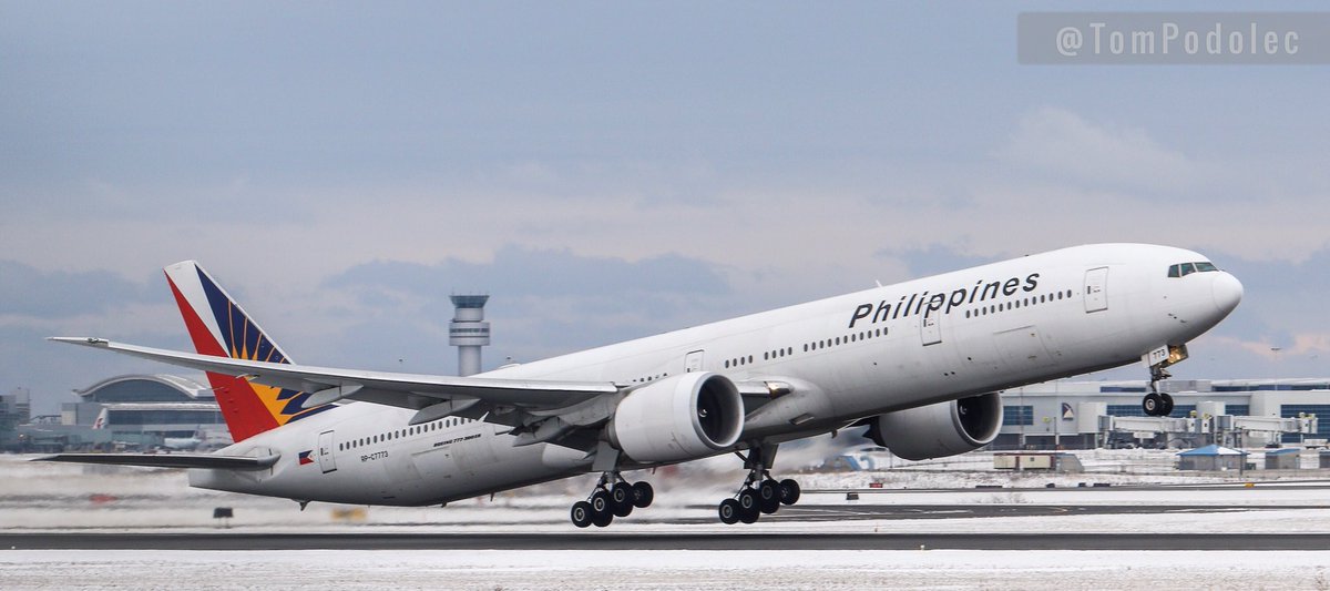 TomPodolec's tweet photo. PHOTO Rare daylight departure for Philippine Airlines #PR119 Toronto to Manila. 

RP-C7773 Boeing 777-300

https://t.co/eKpFPc7PgZ https://t.co/3DFsQXirB2