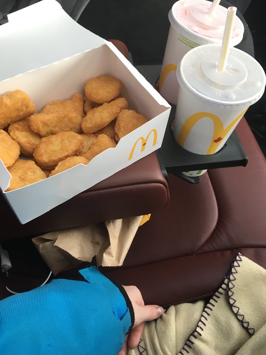 miss_roxyfox's tweet photo. #McDonalds https://t.co/Q4R1xERJkg