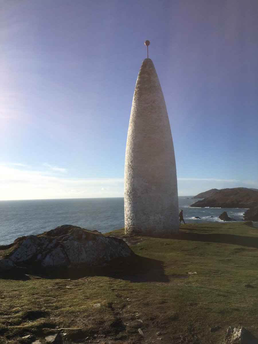 DeasyPamela's tweet photo. Another beautiful day in #WestCork #Baltimore #Beacon #sunishining #Cork #view #RespectTheWater #whataview #funtime #family #walks https://t.co/vN2ADUCnhx