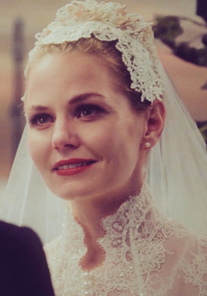 bestofswanjones's tweet photo. Happy 8 month anniversary to the most perfect couple I know, each version of him belongs to her ❤
Emma&amp;Killian. Savior&amp;Captain. Princess&amp;Pirate. Swan&amp;Jones. Emma&amp;Hook. Leia&amp;Charles. Hubby&amp;Wifey! 💍💒
I MISS THEM SO MUCH #CaptainSwan #CSwedding https://t.co/j3YIdT8ixO