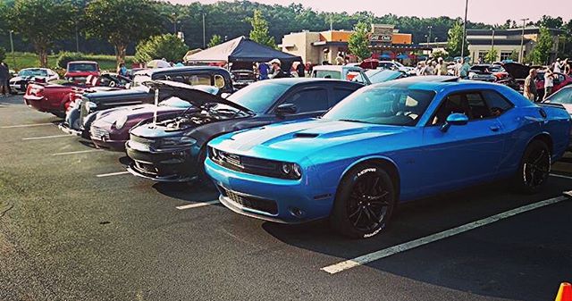 ChallengerJoe's tweet photo. @Hmichick, what's your Challenger Story?
IG: https://t.co/ZDs61LrUZ1
#BlueObsession #SundayFunday
Share ur story at https://t.co/vgv9fxBh0x #SundayFunday https://t.co/Tc5LTTB7v0