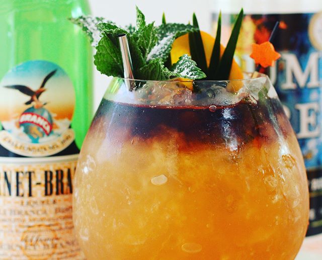 FernetBranca's tweet photo. Start the new year off bold— Here’s Adam Bryan’s, “It’s a Pirate’s Life” to get you going. Check our Facebook for the recipe. 📷  @cocktail.guru https://t.co/DsoH38S7iV