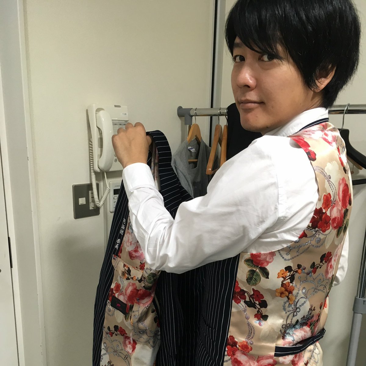 あらし 阿諏訪さんお誕生日おめでとうございます 今年もいっぱい何かしらのメディアに出ていただけたらとても嬉しいです 阿諏訪泰義 うしろシティ