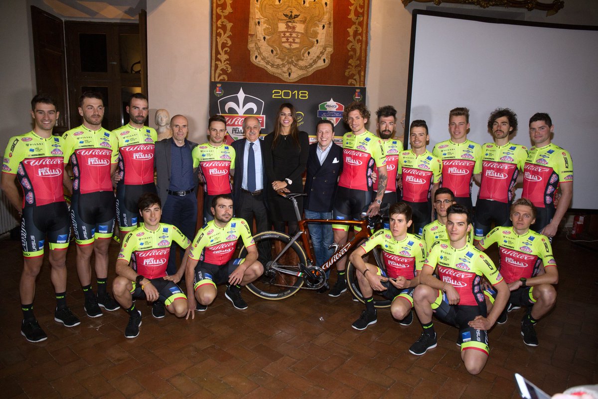 ViniZabuProTeam's tweet photo. Squadra, staff e sponsor. Tutti pronti per un 2018 di livello 🔝
Team, staff and sponsors. Everyone is ready for an amazing 2018 🔝

#LoveMyWilier #EnjoYouRide

📸 @RicScanf https://t.co/7ZXrLQLw7G