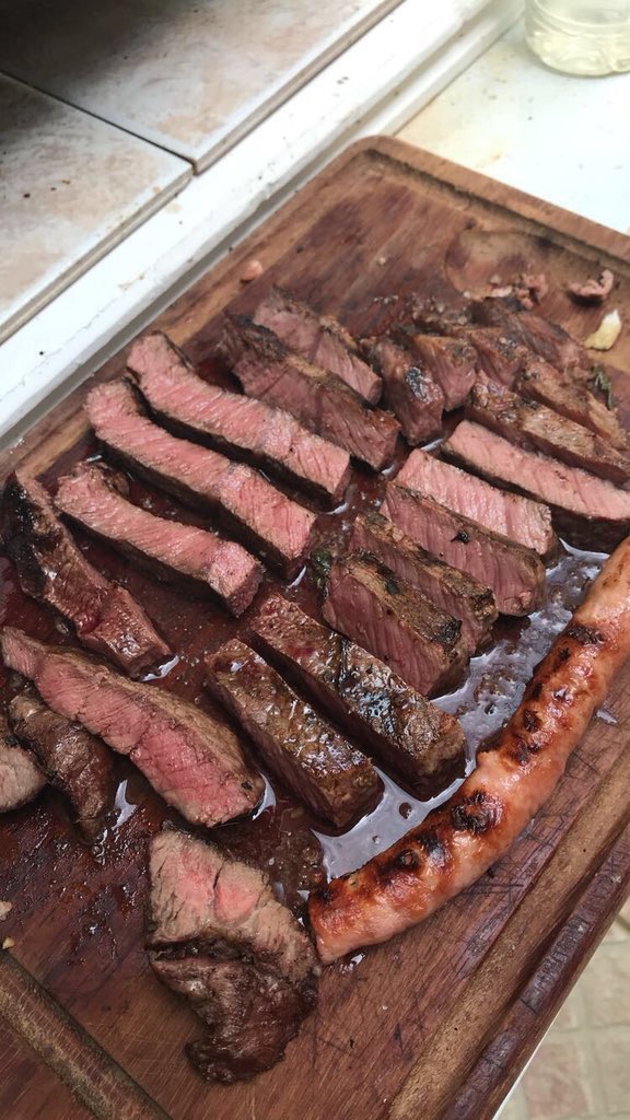 taylinss's tweet photo. Domingo combina com #churrasco #curras #aaa ❤️ https://t.co/pVxPhE58yq