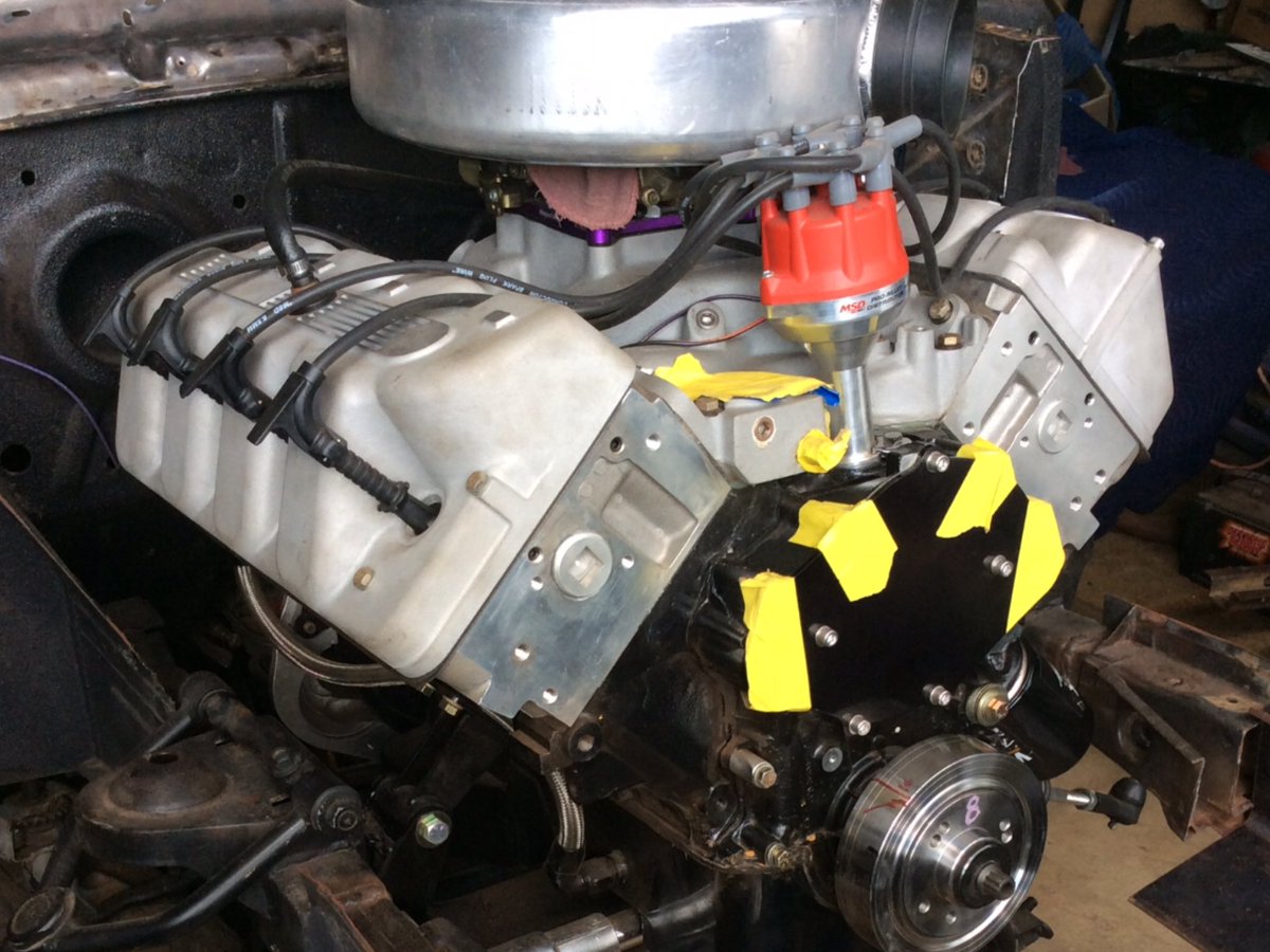 Here comes the shotgun Ford Hemi.
#Ford #Fairlane