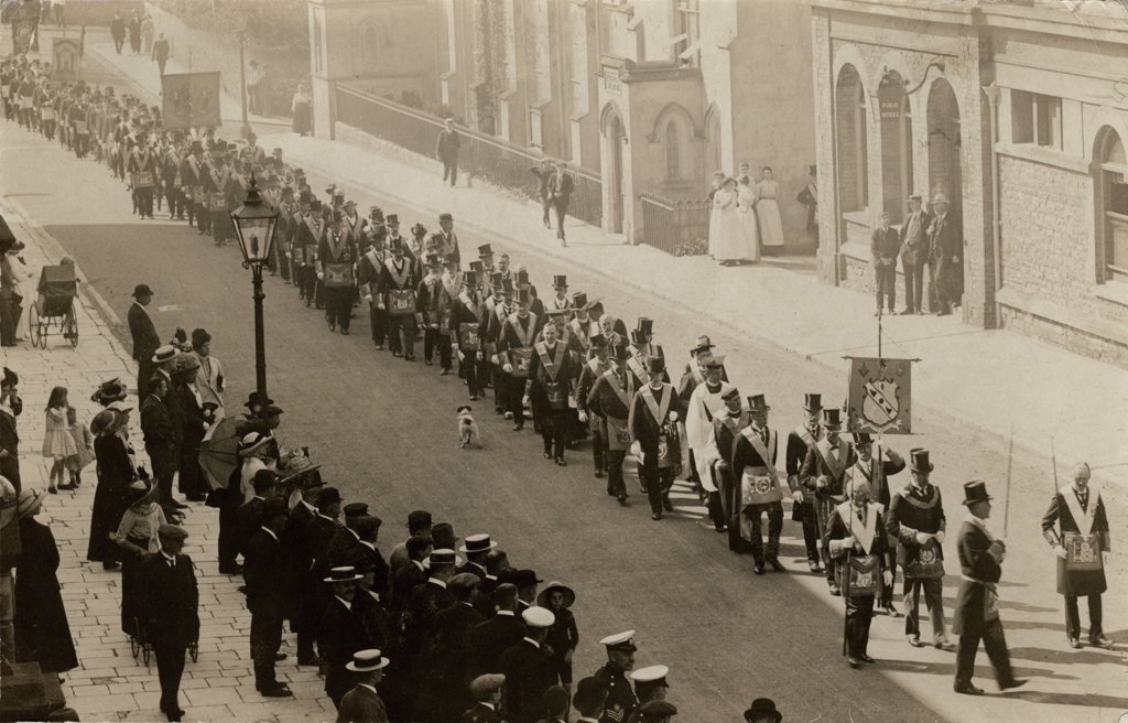 RydeAbide's tweet photo. Ryde Masonic Lodge marching in-Lind St-Ryde-Isle of Wight-1910 #CallTheDog https://t.co/tikSLlXL62