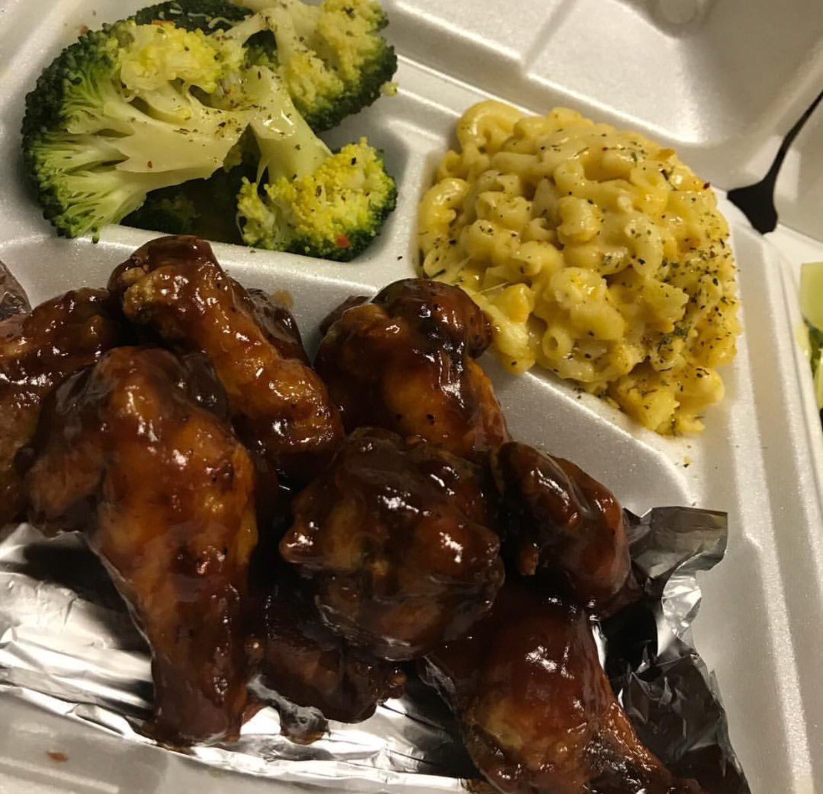 YE3BL's tweet photo. Go check out my restaurant 3427 Germantown Ave Phila, Pa 19140
#EatzCuisne #FoodPorn #GoodEats https://t.co/PJJjv39X0K