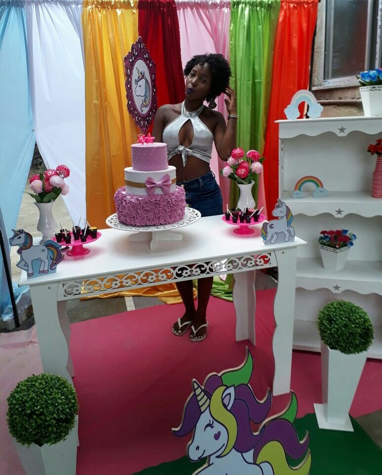 RosienySantos2's tweet photo. Obrigado senhor por mais um ano de vida Gratidão sempre..👐🎊🎁 #Meus20 😍💕🎉 https://t.co/PYTByyYMEb