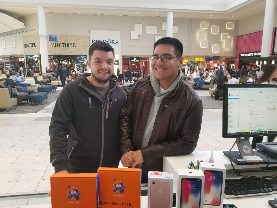 Hardine757's tweet photo. Lynnhaven on 🔥! #ByeATT #HelloSprintWithHulu @BkHedl1 @TjonesSprint @AvaJakley https://t.co/uNgyhjYghl