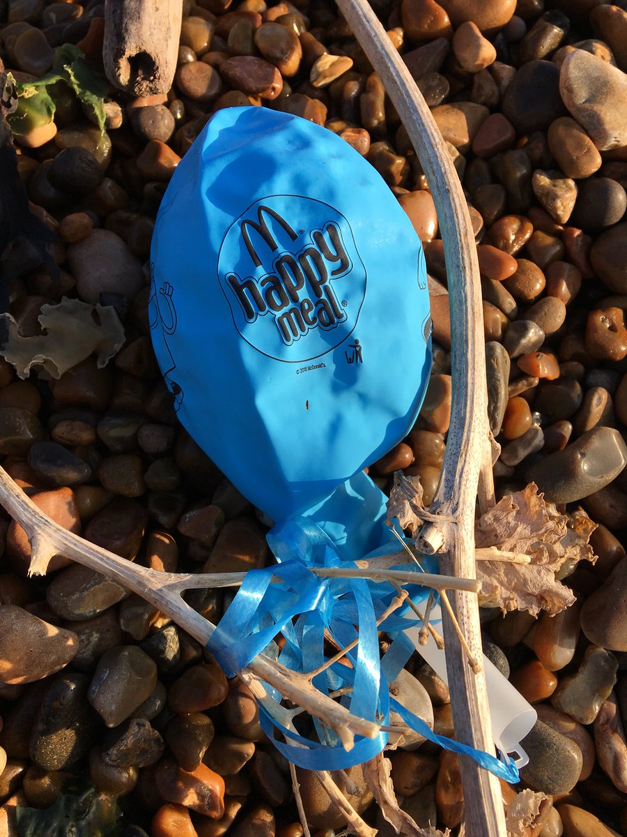 WildlifeGadgets's tweet photo. Did you know 65% of @McDonaldsUK restaurants are owned by franchisees? Let’s try to help persuade the franchisees to use less #helium filled #balloons as HQ doesn’t appear to give a bleep.

#2minutebeachclean #singleuseplastic #plasticawareUK https://t.co/dLKBnXS6vC