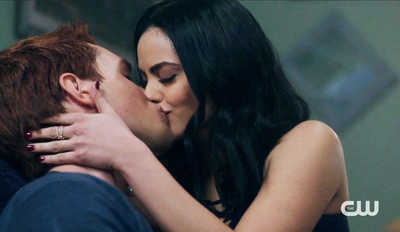 MarlalfsM's tweet photo. They are perfect. #Varchie and they too #Bughead 
@WriterRAS @GBerlanti #Riverdale https://t.co/jW4UmXpWiL