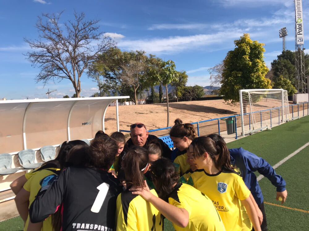 racingctmmfc's tweet photo. #FÉMINAS |

📷| ¡Y otra victoria de las líderes! Cerramos la jornada felicitando a nuestras guerreras del @MarMenorFminas por su victoria 1-4 🆚 @AlhamaFeminas, ¡para seguir en lo más alto de la tabla! 💪

¡Enhorabuena chicas, sois enormes! #FuerzaYHonor #EllasTambiénJuegan💙⚪️ https://t.co/R7NyLP2M0g