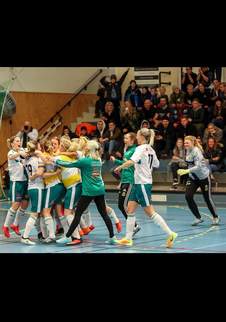 radabkdam's tweet image. Utan varandra är vi ingenting, men tillsammans är vi allt! 💚 
STORT TACK till alla våra supportrar som hejat på oss i dessa 2 dagar! 
Vi ses fram emot säsongen 2018 🌟