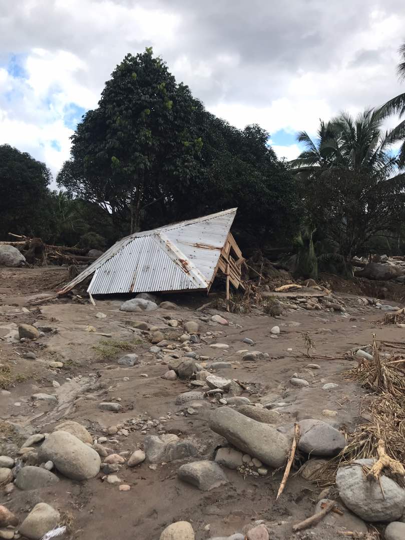 Necephor's tweet photo. The nature and scale of damage wrought by #Tembin #VintaPH to the village of #Dalama in Tubod, Lanao del Norte has eerie similarity to that wrought by #Bopha #PabloPH to the village of #Andap in New Bataan, Compostela Valley in December 2012 https://t.co/gV1ev2KAsH