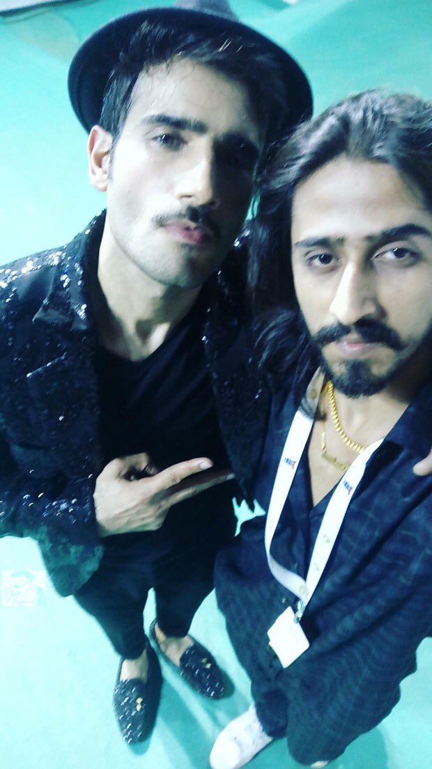 TeamKryanians's tweet photo. Pictures of @karantacker with a dance choreographer at #RIL40 #RFD2017 https://t.co/5ZyBR3fp4x