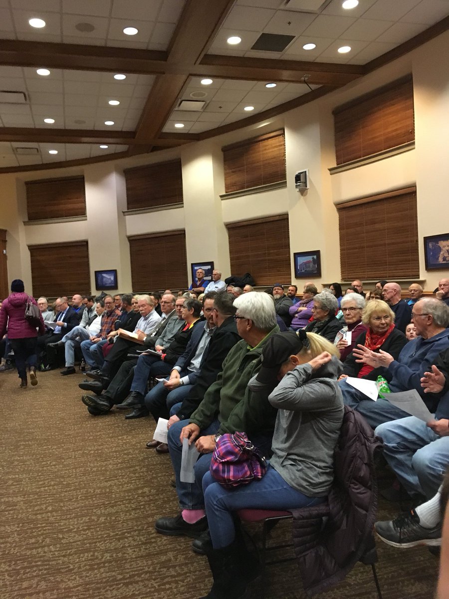 harringtonjoel's tweet photo. Packed house for the City Council mtg tonight.  Go DGM! https://t.co/lQpBxQfYCN